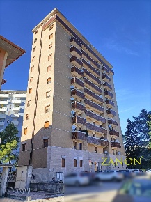 Foto Appartamento in Via della Bona, Gorizia Centro di 101 m² con 4 locali