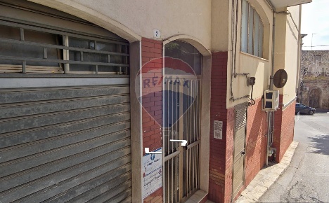 Foto Locale commerciale in Via Gesù, Modica Modica Alta di 63 m² in vendita