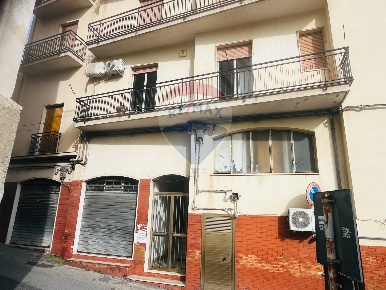 Foto Locale commerciale in Via Gesù 2, Modica Modica Alta di 63 m²