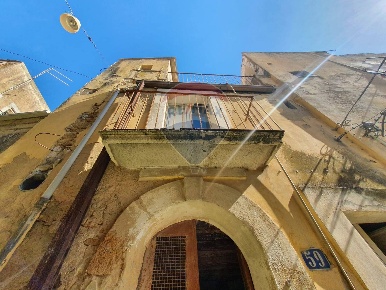 Foto Casa indipendente in Via Alba, Caltagirone Centro di 81 m² in vendita