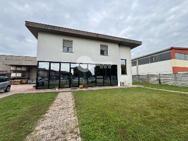 Foto Capannone industriale in via marco polo, Leno Centro di 900 m²