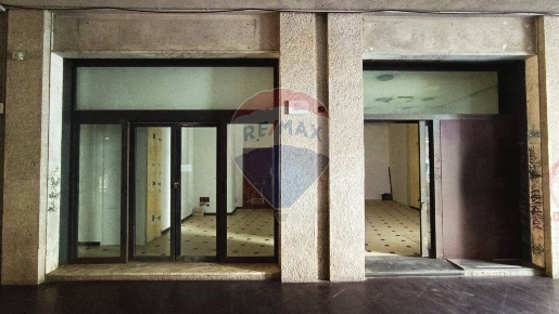 Foto Locale commerciale in Via Roma, Enna Centro di 68 m² con 1 locali