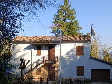 Foto Casa indipendente in Via Mozzano, Neviano degli Arduini Mozzano