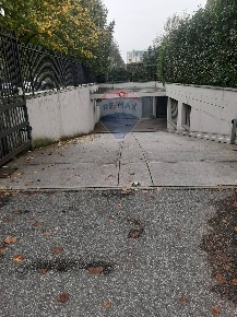 Foto Box in Via Copernico, Pero di 16 m² con 1 locali in vendita