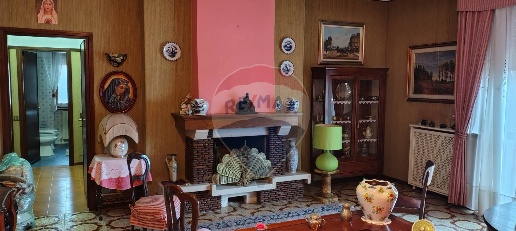 Foto Appartamento a Fara Gera d'Adda Centro di 131 m² con 4 locali