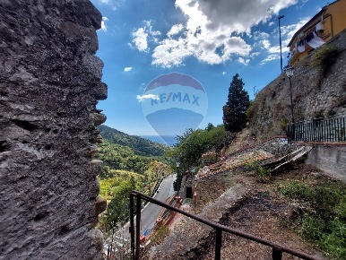 Foto Casa indipendente in via Bonifacio, Gallodoro di 97 m² con 3 locali