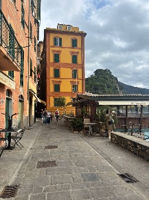 Foto Locale commerciale in VIA GARIBALDI, Camogli Centro di 46 m²