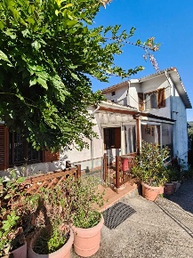 Foto Appartamento a Fivizzano di 150 m² con 6 locali in vendita