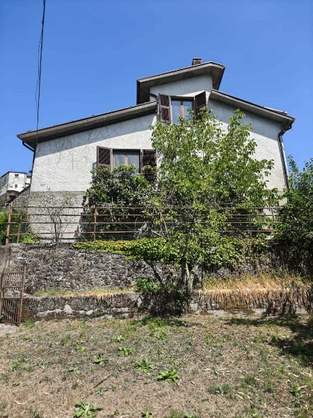 casa indipendente in vendita a Fivizzano in zona Gassano