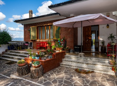 Foto Villa unifamiliare in Via Delle Corti, Collesalvetti Castell'anselmo