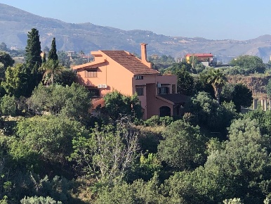 Foto Villa unifamiliare in Via Provinciale per Armo-Gallina 57, di 450 m²