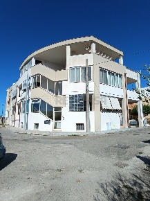 Foto Attico in VIA ZIZZI 26, Alezio di 220 m² con 10 locali in vendita