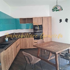Foto Appartamento a Ventimiglia di 130 m² con 5 locali in vendita