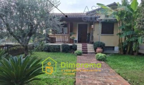 Foto Appartamento in Via San Salvatore 30 30, Rimini di 161 m² con 5 locali