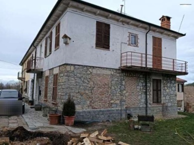 Foto Casa indipendente in Frazione Garadassi, Fabbrica Curone di 272 m²