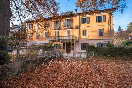 Foto Appartamento in VIA ROBARELLO, Varese Santa Maria del Monte di 100 m²