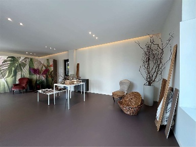 Foto Ufficio in via de pinedo, Sesto Calende Centro di 120 m² con 1 locali