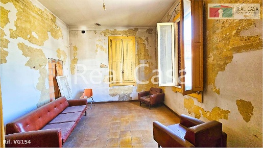 Foto Casa indipendente a Modena di 800 m² con 10 locali in vendita