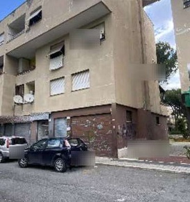 Foto Negozio in Via Don Primo Mazzolari, Roma Ponte di Nona di 75 m²