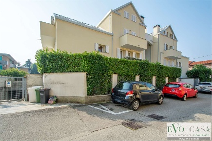 Foto Appartamento in via Nobile della Croce 2, Magnago Centro di 105 m²