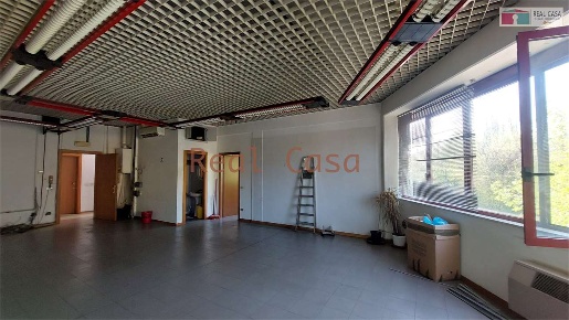 Foto Ufficio a Modena di 190 m² con 4 locali in affitto