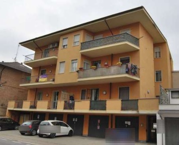 Foto Appartamento in Via Padana Ovest, Quattordio Centro di 124 m²