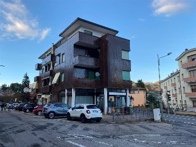 Foto Appartamento a Lavena Ponte Tresa di 149 m² con 6 locali in vendita