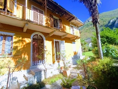 Foto Appartamento in centrale, Vogogna Centro di 100 m² con 6 locali