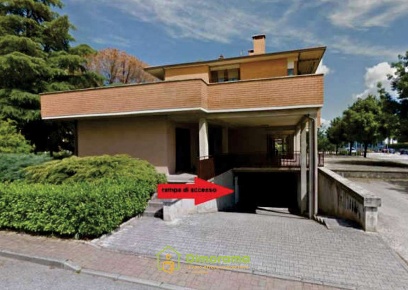 Foto Magazzino in Frazione Santa Maria degli Angeli Via Sandro Pertini,