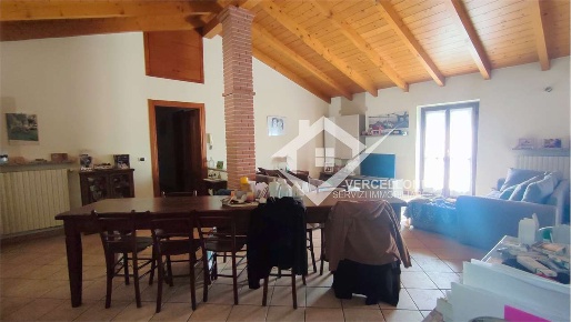 Foto Appartamento in Piazza Genestrone 8, Nibbiola di 150 m² con 4 locali