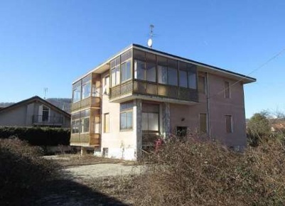 Foto Appartamento in Località Case Vaietto, Reano di 162 m² con 6 locali