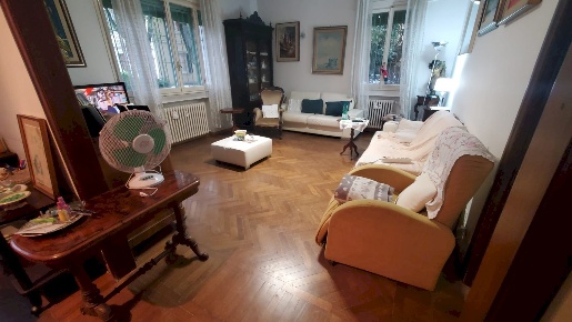 Foto Appartamento in Viale L. A. Muratori, Modena Viali di 155 m²