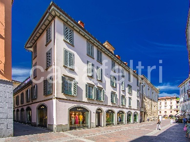 Foto Appartamento in vicolo macellerie, Bergamo Centro di 200 m² in affitto