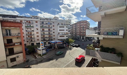 Foto Appartamento a Cosenza Centro di 175 m² con 6 locali in vendita