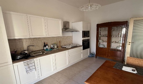 Foto Appartamento a Cosenza Centro di 175 m² con 6 locali in vendita