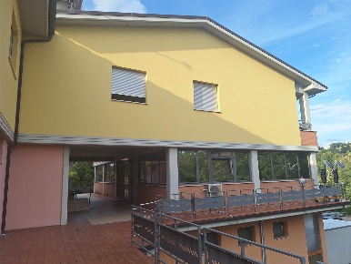 Foto Appartamento a Ripe San Ginesio di 123 m² con 5 locali in vendita