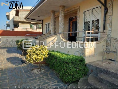 Foto Villa unifamiliare in Via Ugo la Malfa, Gioia Tauro di 159 m²