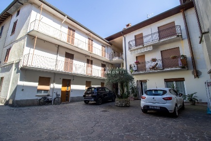 Foto Appartamento in Via Camillo Benso Conte di Cavour, Oggiono Centro
