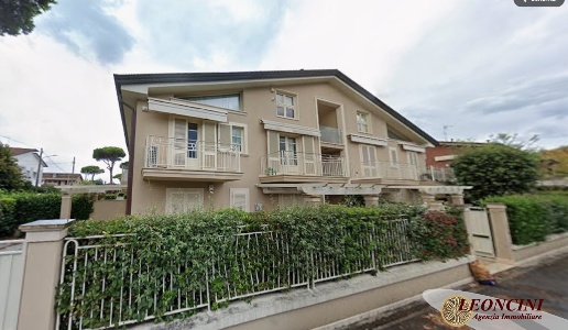 appartamento in vendita a Massa in zona Marina di Massa