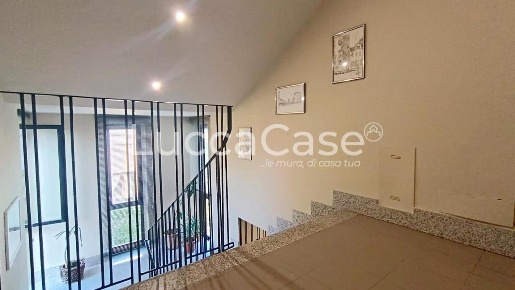 Foto Ufficio a Lucca Arancio di 100 m² con 3 locali in affitto