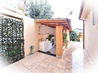 Foto Casa indipendente a Vicopisano di 180 m² con 6 locali in vendita