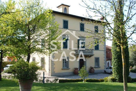 Foto Villa unifamiliare a Castelfranco di Sotto Galleno di 600 m²