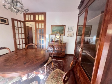 Foto Appartamento a Poggibonsi Centro di 125 m² con 6 locali in vendita