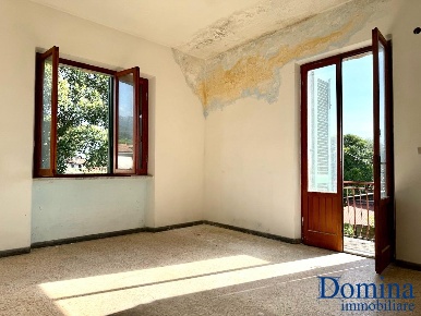 Foto Villa bifamiliare a Massa Centro di 220 m² con 11 locali in vendita