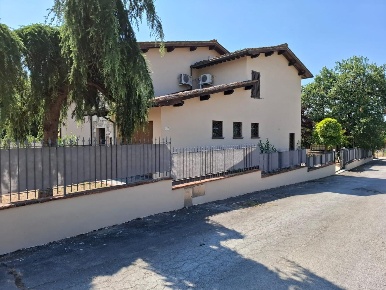 Foto Villa bifamiliare a Altopascio Badia Pozzeveri, Le Corti di 150 m²