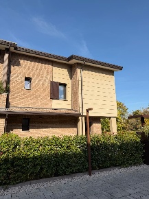 Foto Appartamento a San Lazzaro di Savena di 220 m² con 6 locali in vendita