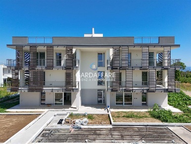 Foto Appartamento a Desenzano del Garda di 150 m² con 3 locali in vendita