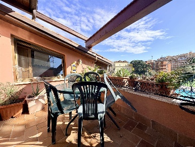 Foto Attico in Via Como 38, Roma Policlinico di 106 m² con 4 locali