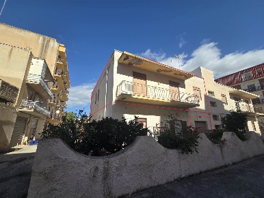 Foto Appartamento in VIa Dei Tigli, Sciacca Centro di 200 m² con 7 locali