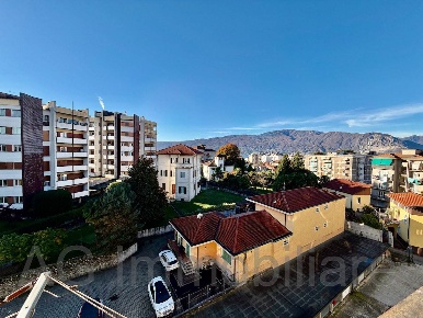 Foto Appartamento in Viale Azari 76, Verbania di 95 m² con 3 locali